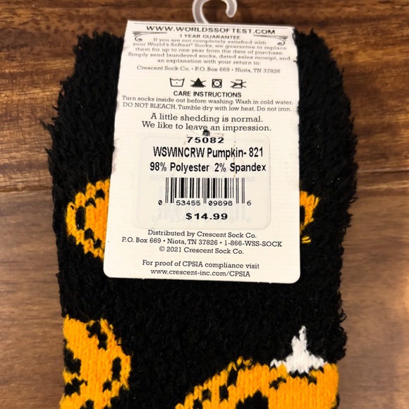 Holiday Bundle: Cozy Socks (2 Pairs) + Cup Cozy = All NWT - Retail: $44 - Picture 9 of 13